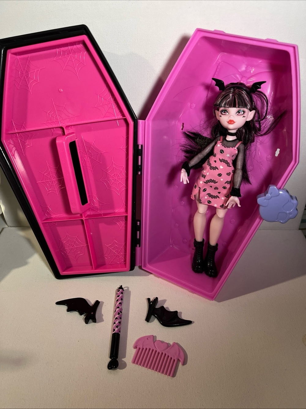 Monster High Draculaura Doll & Accessories